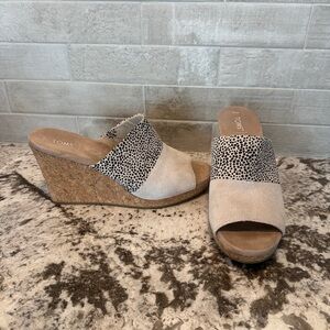 TOMS Monica Mule Macadamia Suede/Cheetah